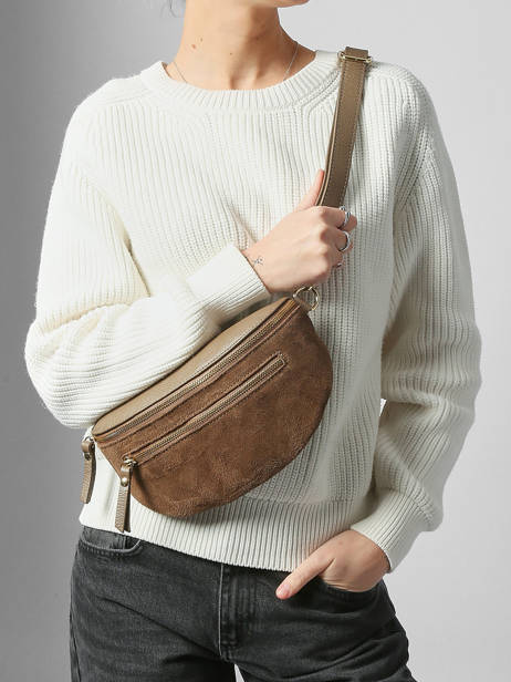 Belt Bag Milano Brown velvet caviar VC24111 other view 1